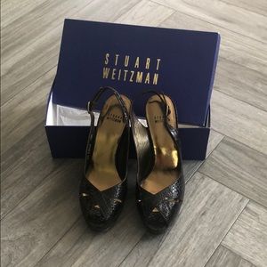 Stuart Weitzman designer brown leather peep toes!